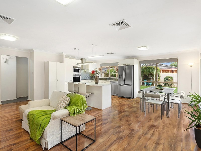 11 Namoi Court, Wattle Grove NSW 2173