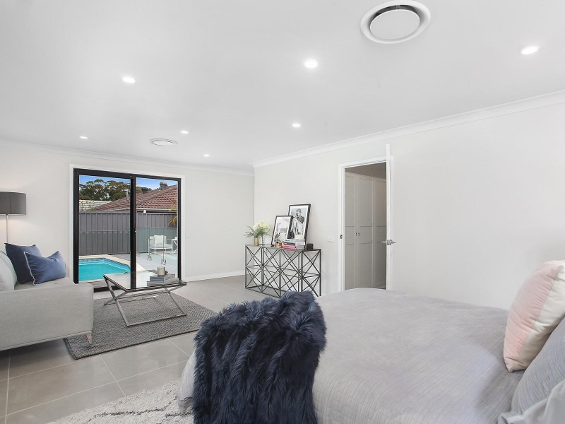 2 Lismore Close, Bossley Park NSW 2176