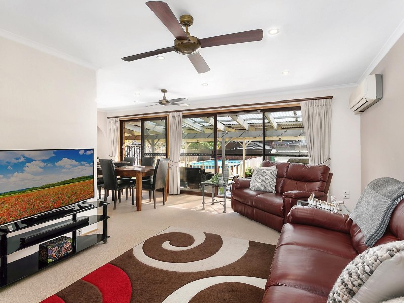 2 Burramy Close, Bossley Park NSW 2176