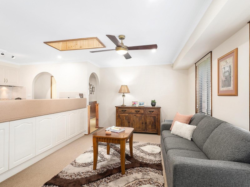 2 Burramy Close, Bossley Park NSW 2176