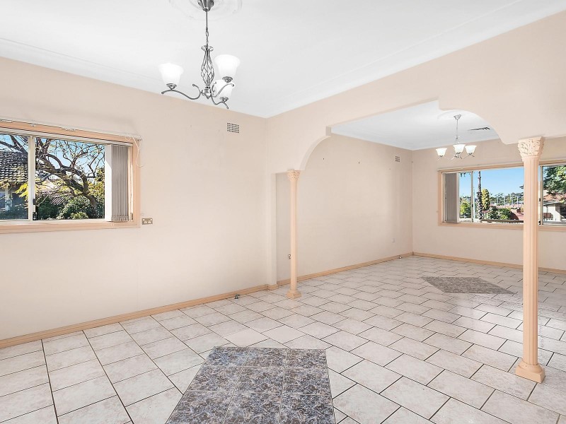 9 Smith Crescent, Liverpool NSW 2170