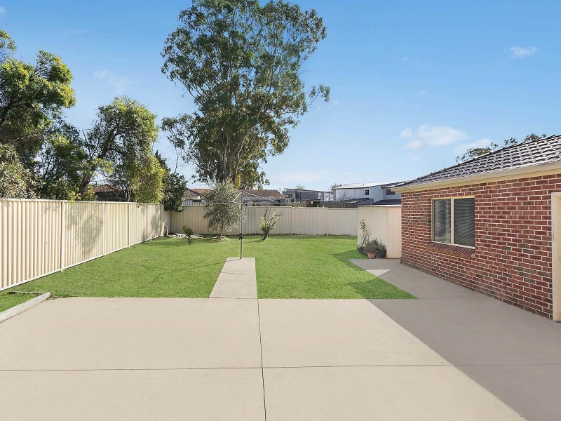 9 Smith Crescent, Liverpool NSW 2170