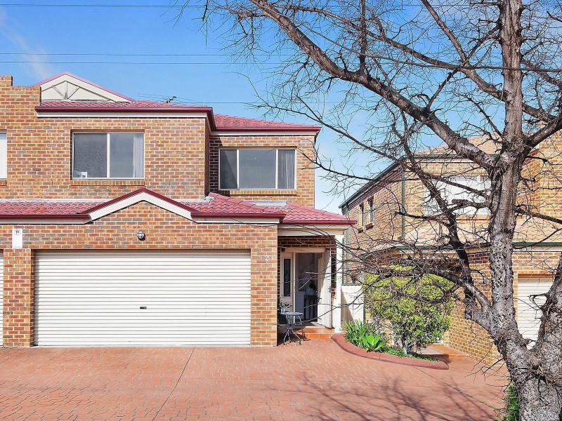 2/7 Altair Place, Hinchinbrook NSW 2168