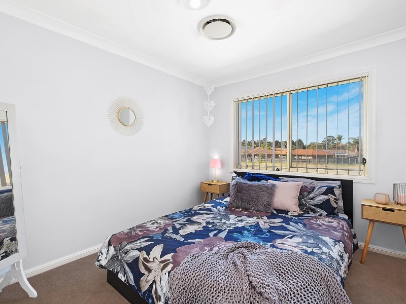 2/7 Altair Place, Hinchinbrook NSW 2168