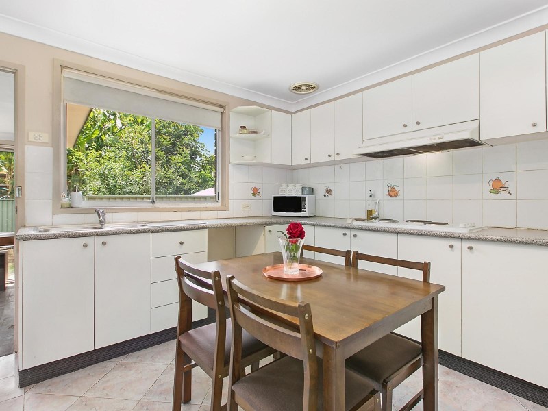 11 Comberford Close, Prairiewood NSW 2176