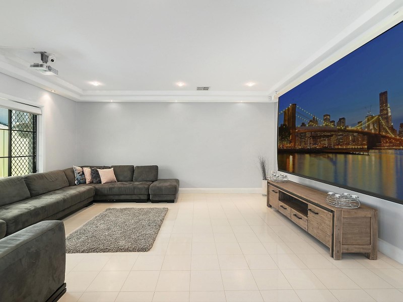 11 Bellerive Close, West Hoxton NSW 2171