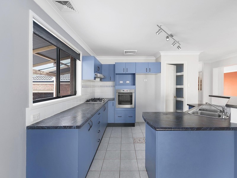 12 Batehaven Close, Prestons NSW 2170