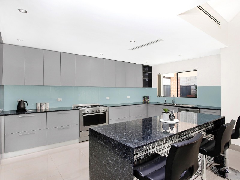 14B Paperbark Circuit, Casula NSW 2170