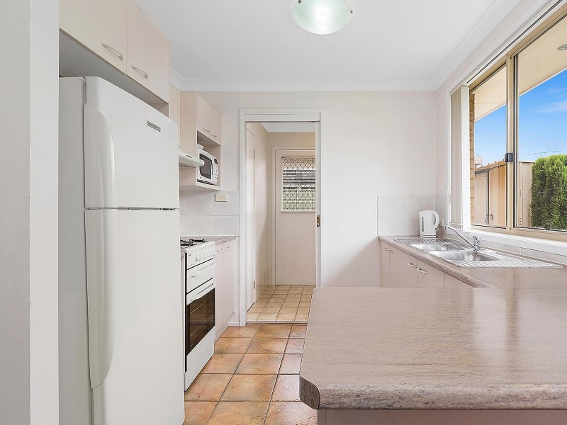 2 Binnaway Avenue, Hoxton Park NSW 2171
