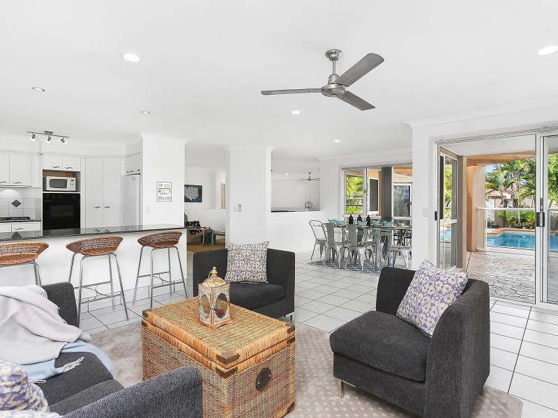 18 Wisemans Court, Helensvale QLD 4212