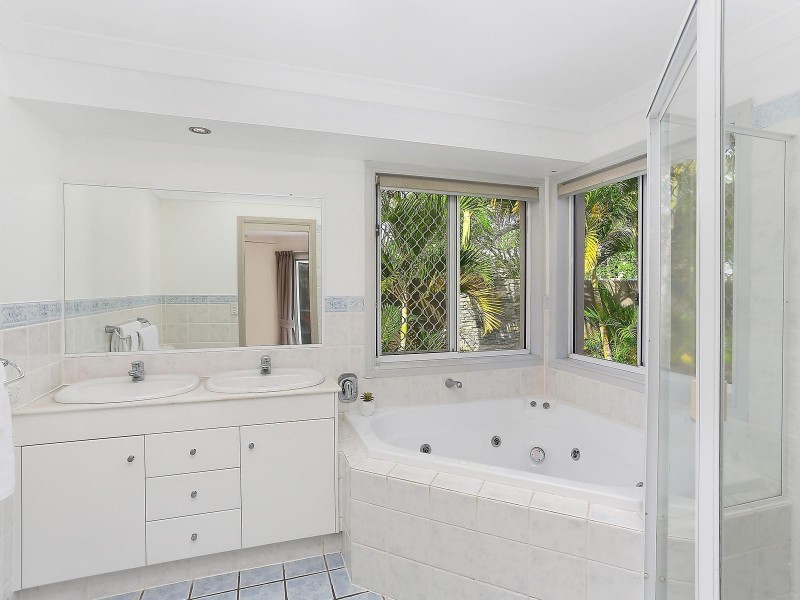 18 Wisemans Court, Helensvale QLD 4212