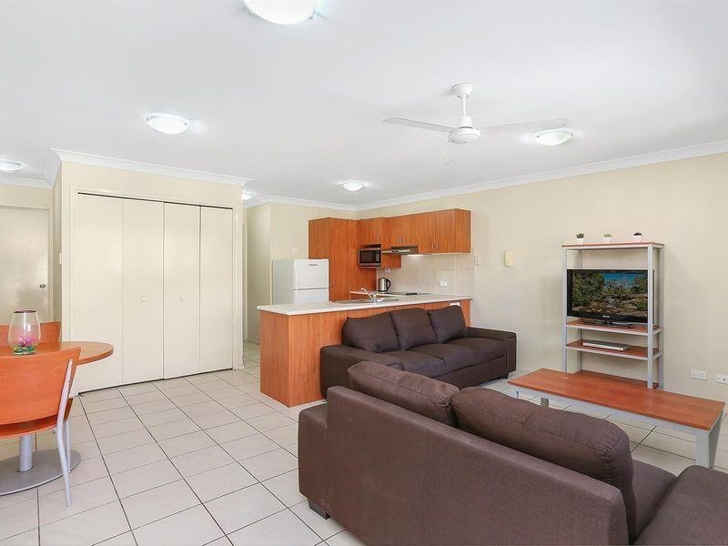 7 Brown Street, Labrador QLD 4215