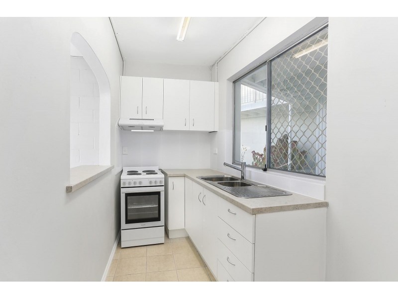 2 Paradise Parade, Paradise Point QLD 4216