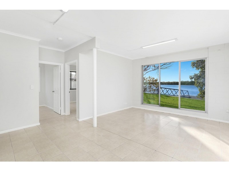 2 Paradise Parade, Paradise Point QLD 4216