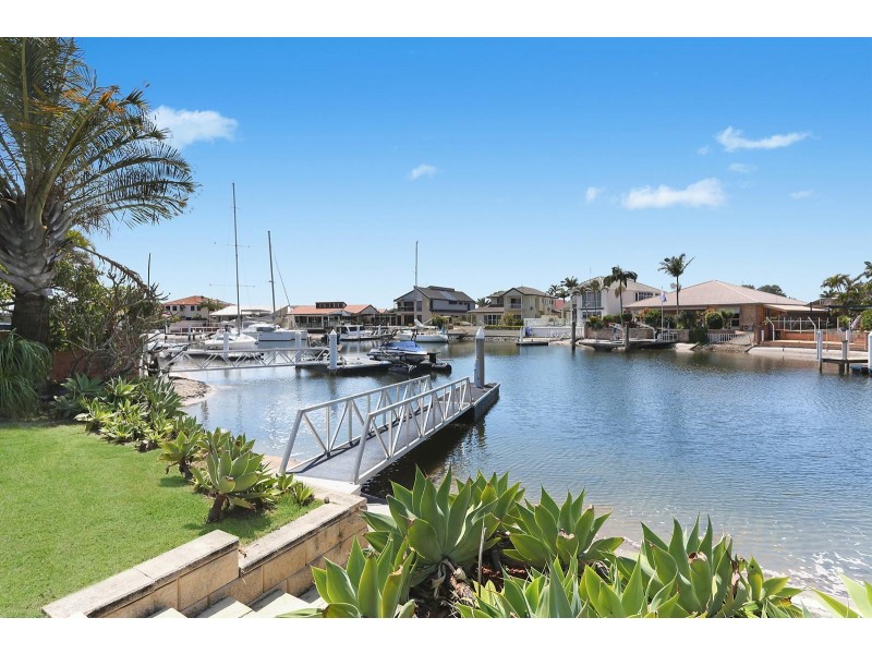 5 Kavieng Crescent, Runaway Bay QLD 4216