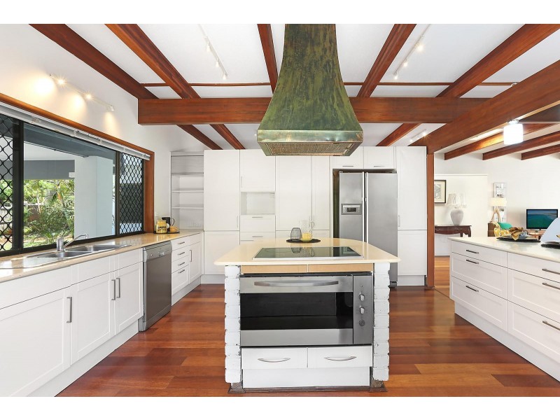 5 Kavieng Crescent, Runaway Bay QLD 4216