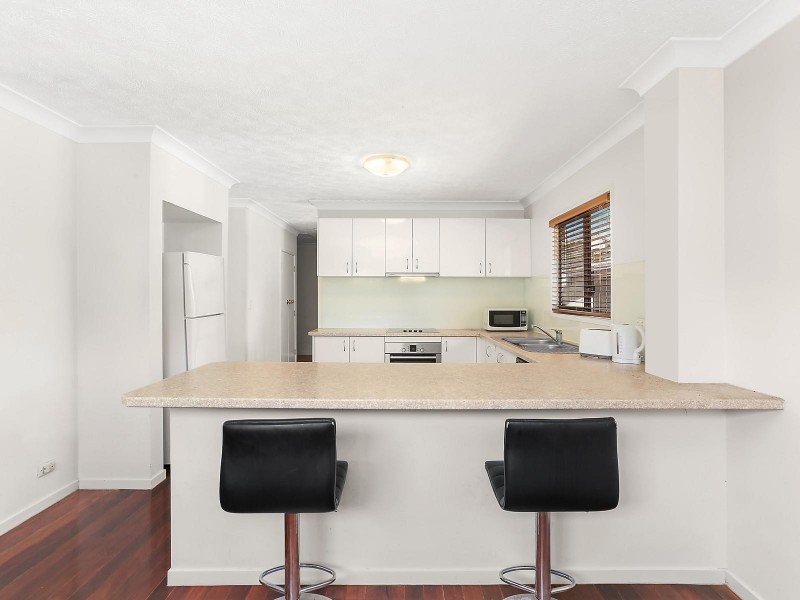 68 Kumbari Close, Southport QLD 4215