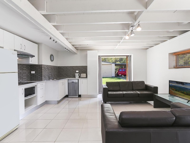 68 Kumbari Close, Southport QLD 4215
