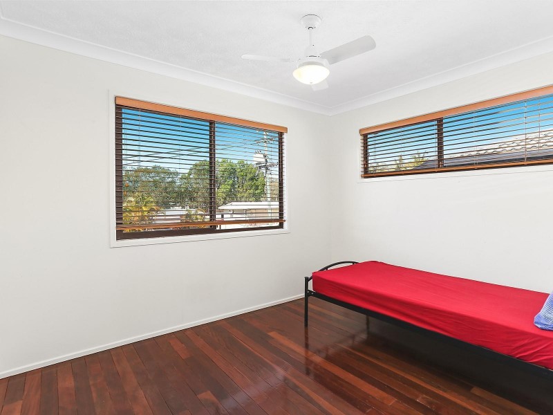 68 Kumbari Close, Southport QLD 4215