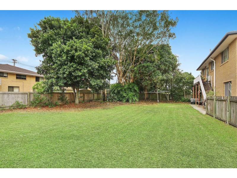 57 Victor Avenue, Paradise Point QLD 4216