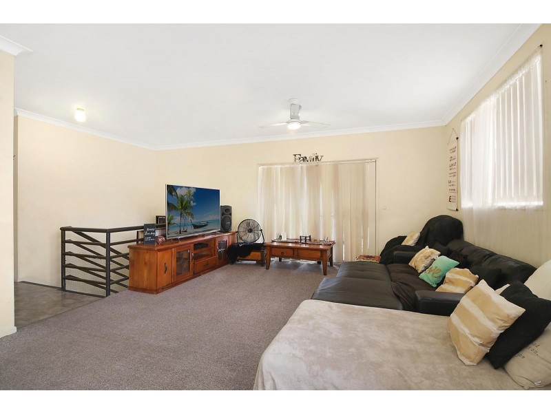 57 Victor Avenue, Paradise Point QLD 4216