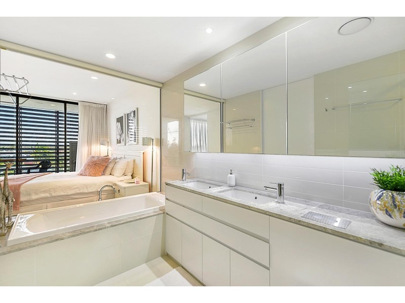 1303/1 Sunset Avenue, Paradise Point QLD 4216