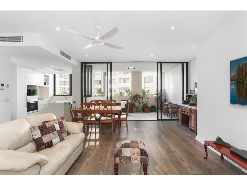2205/1 Marina Promenade, Paradise Point QLD 4216