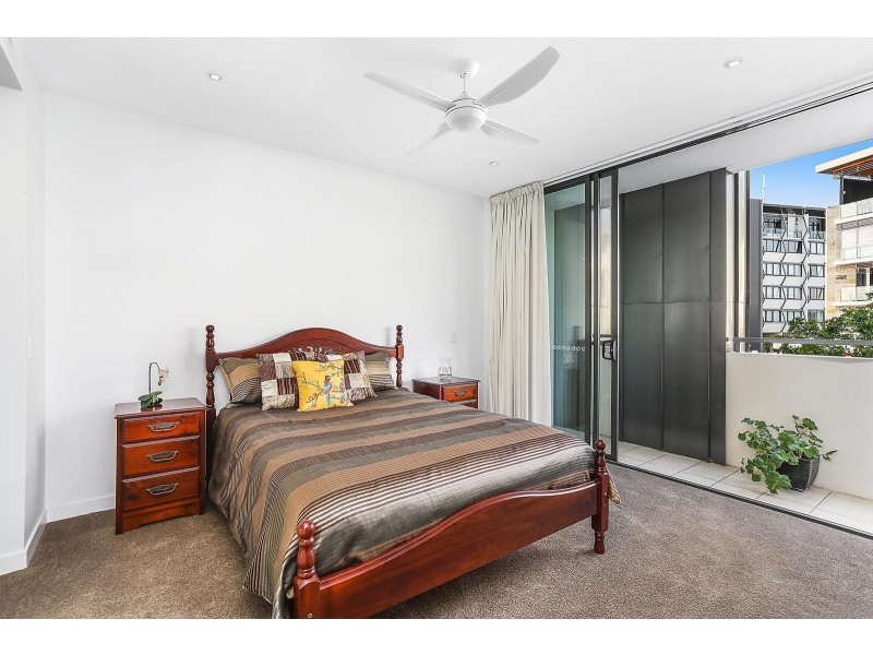 2205/1 Marina Promenade, Paradise Point QLD 4216