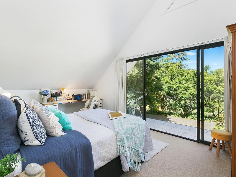 92 Currey Road, Wongawallan QLD 4210