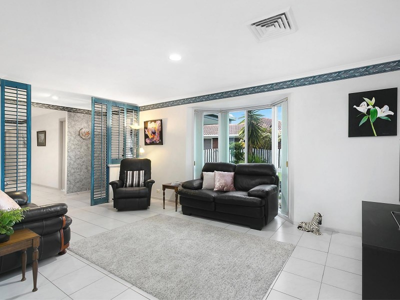 17 Ben Hogan Crescent, Parkwood QLD 4214