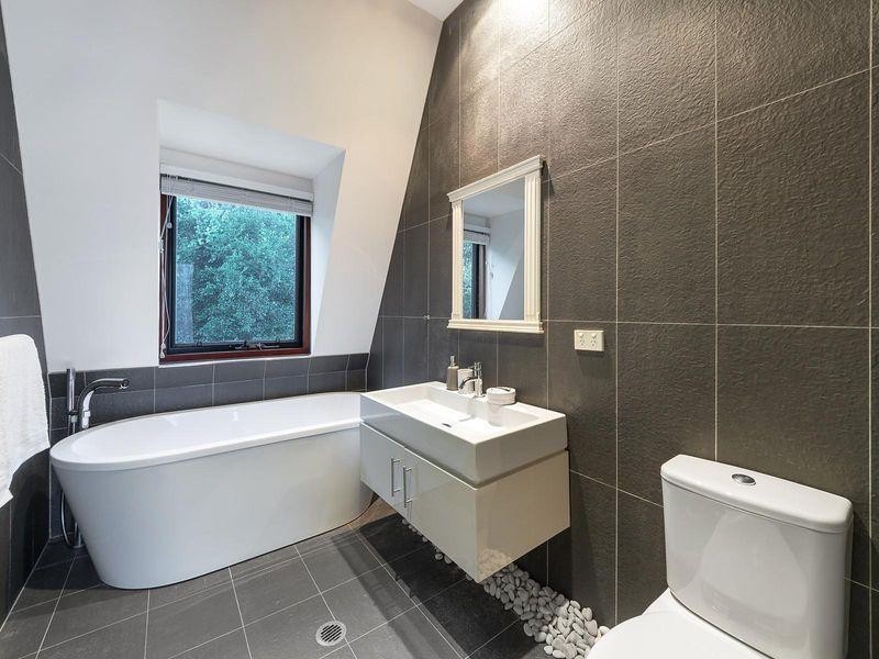 102 Currey Road, Wongawallan QLD 4210