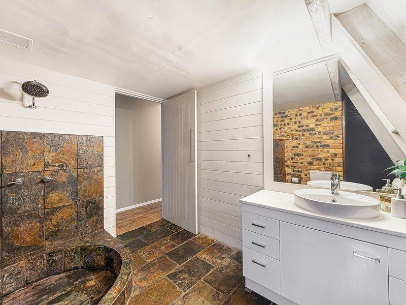 102 Currey Road, Wongawallan QLD 4210