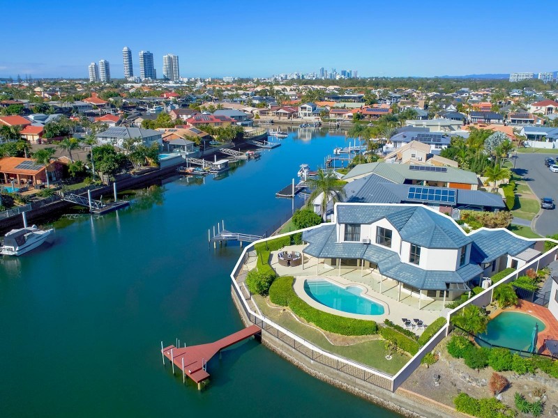 27 Smugglers Place, Runaway Bay QLD 4216