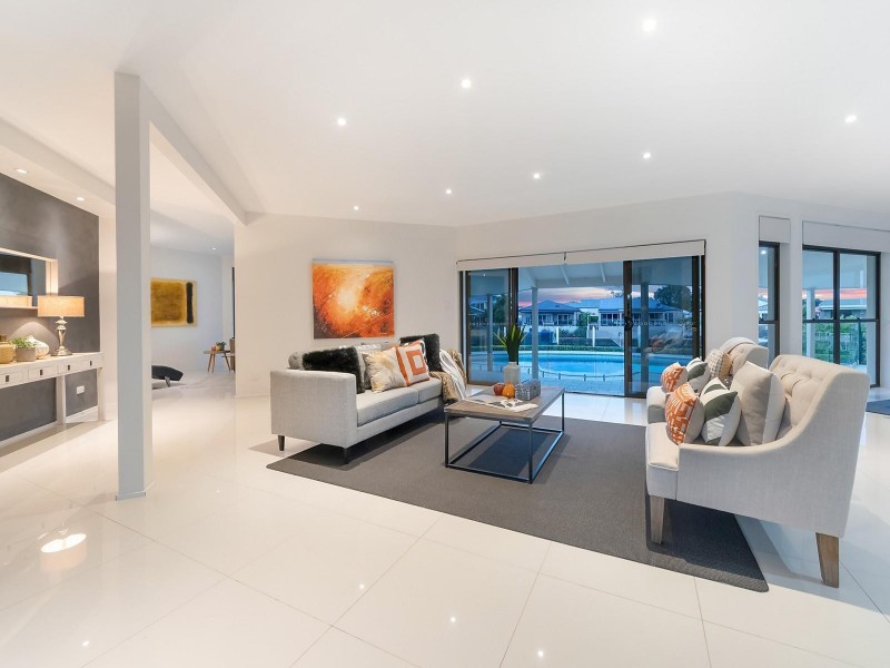 27 Smugglers Place, Runaway Bay QLD 4216