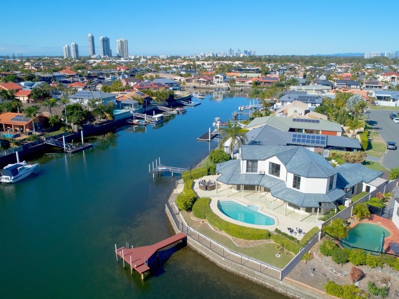 27 Smugglers Place, Runaway Bay QLD 4216