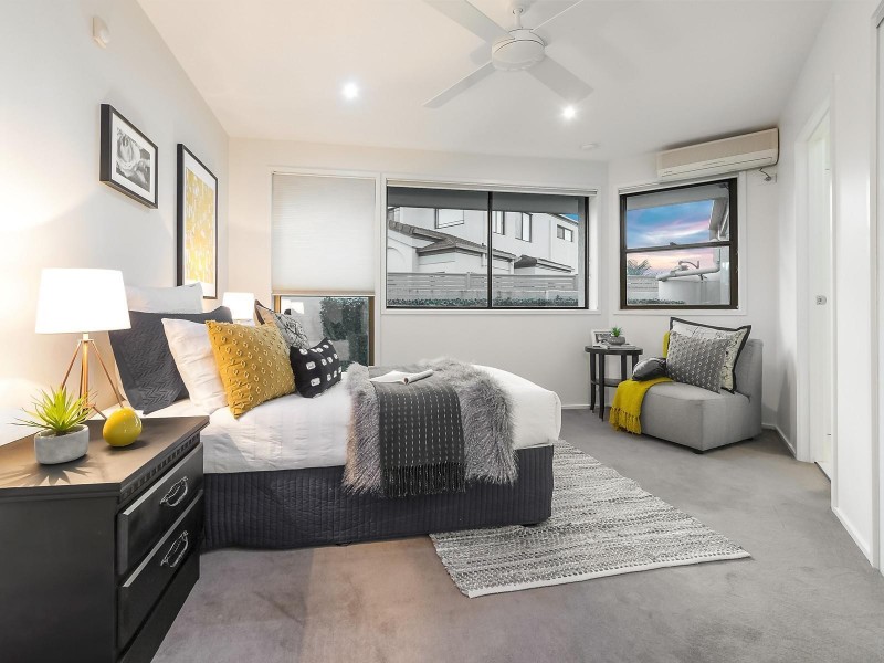 27 Smugglers Place, Runaway Bay QLD 4216