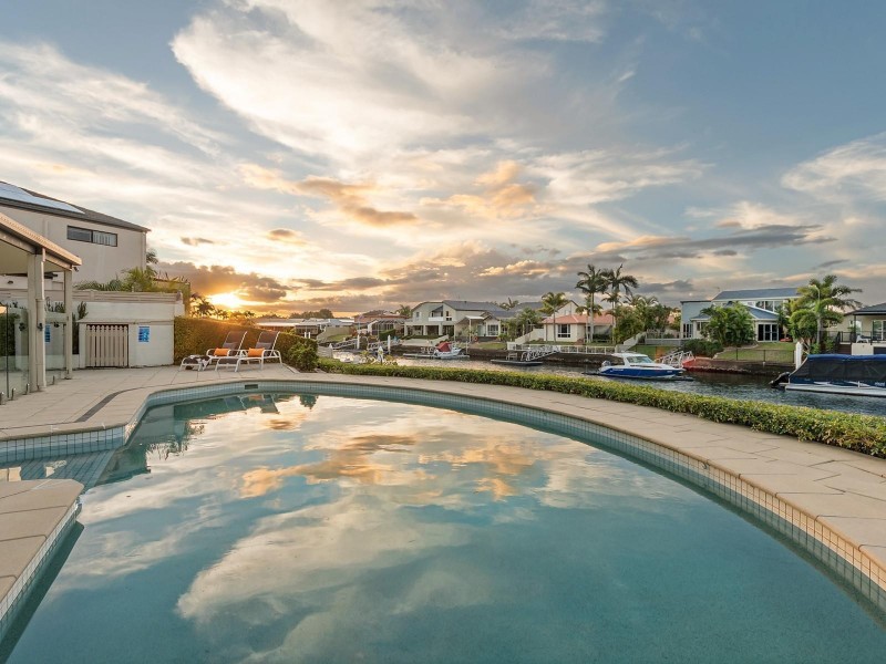 27 Smugglers Place, Runaway Bay QLD 4216