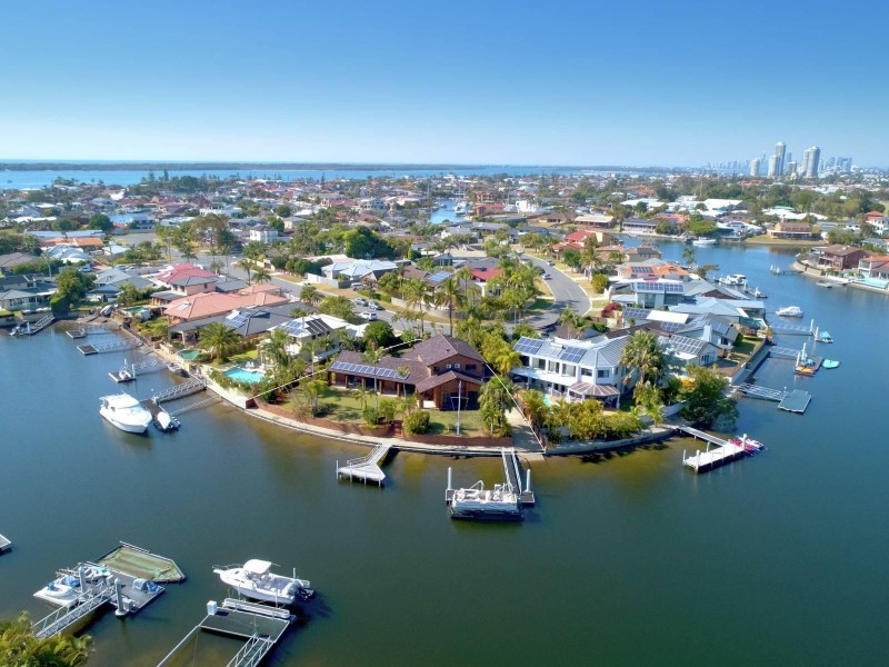 11 Kikori Crescent, Runaway Bay QLD 4216