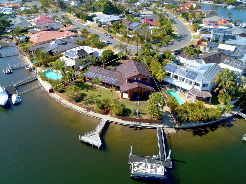 11 Kikori Crescent, Runaway Bay QLD 4216