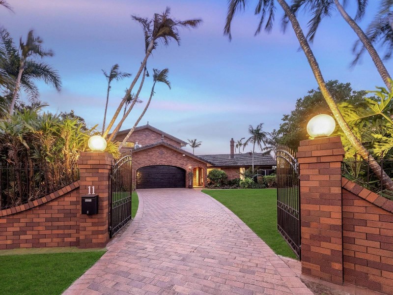 11 Kikori Crescent, Runaway Bay QLD 4216