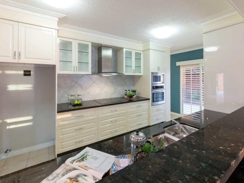 11 Kikori Crescent, Runaway Bay QLD 4216