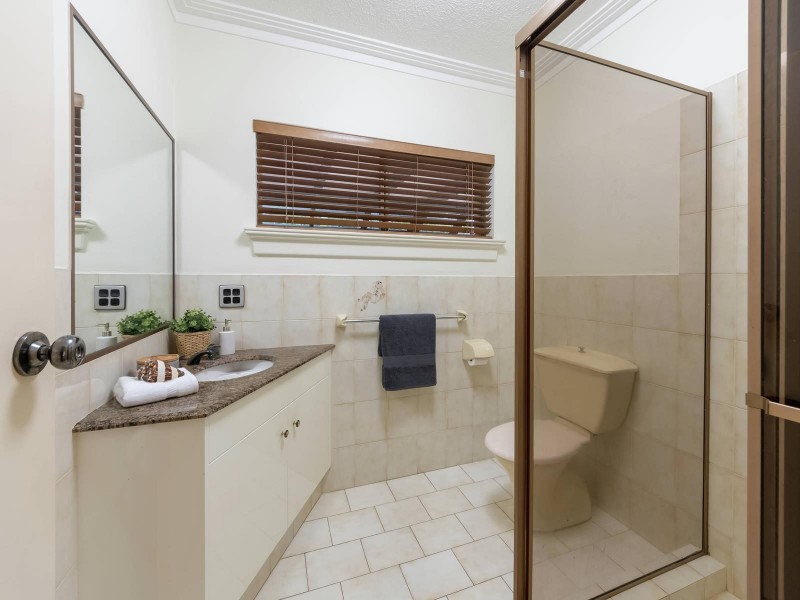 11 Kikori Crescent, Runaway Bay QLD 4216