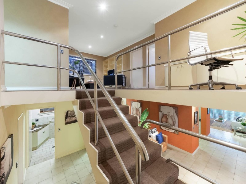 11 Kikori Crescent, Runaway Bay QLD 4216