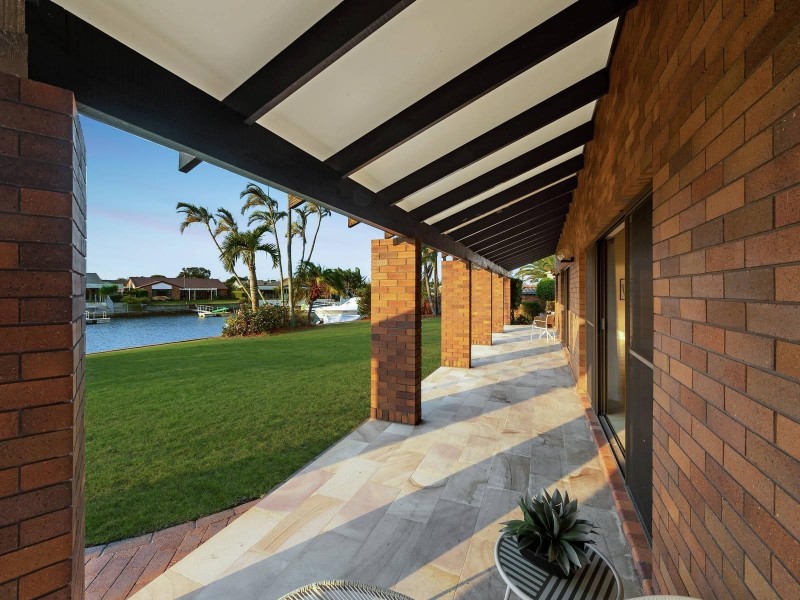 11 Kikori Crescent, Runaway Bay QLD 4216