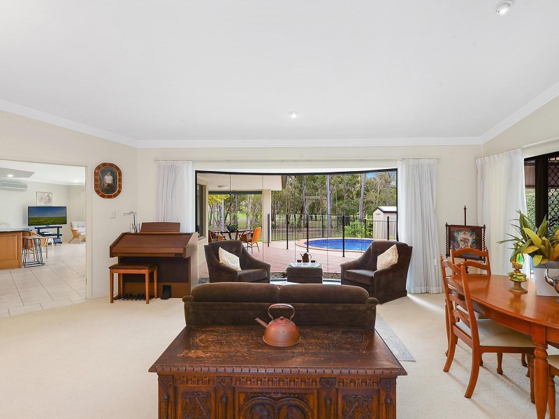 11 Blackfen Court, Arundel QLD 4214