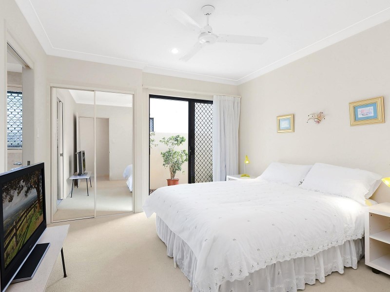 11 Blackfen Court, Arundel QLD 4214