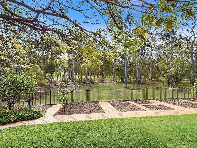 11 Blackfen Court, Arundel QLD 4214
