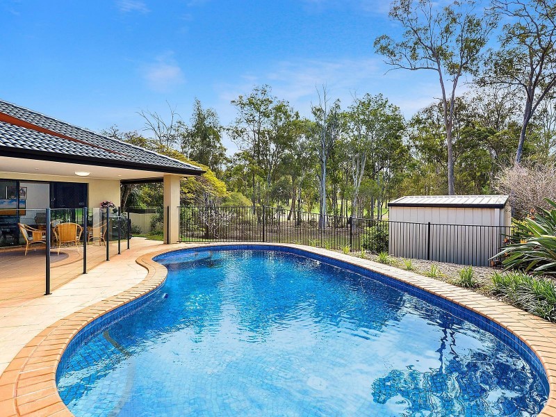 11 Blackfen Court, Arundel QLD 4214
