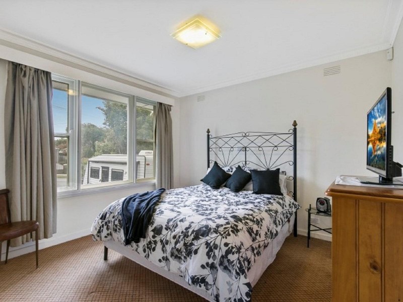 143 Huntingdale Road, Ashwood VIC 3147