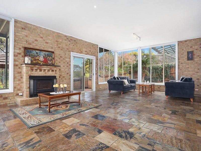 44 Oakpark Drive, Chadstone VIC 3148